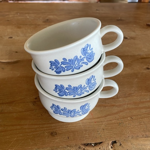 Three Pfaltzgraff Yorktowne 4” Soup/ Chili Mugs - Picture 5 of 7